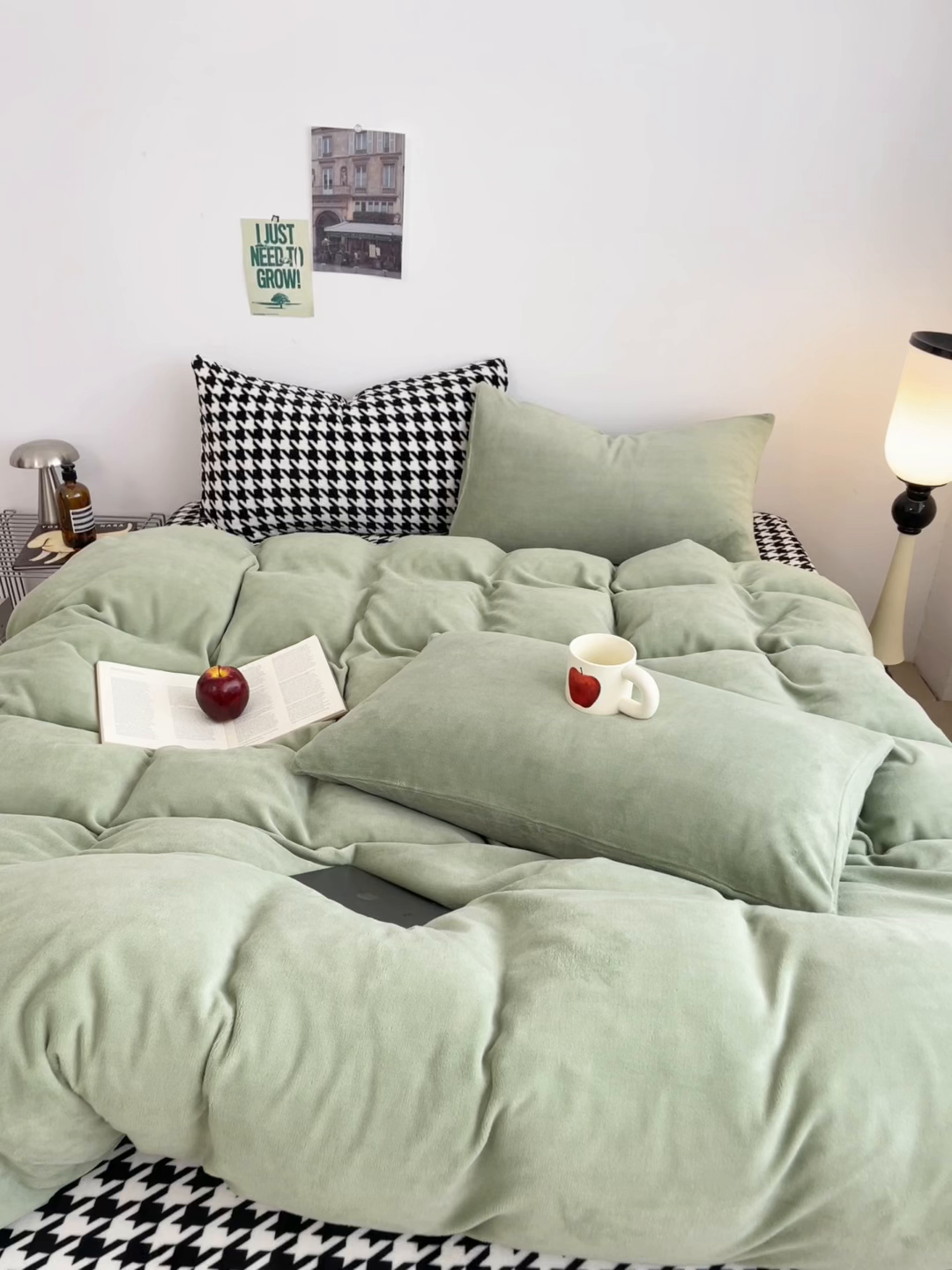 91家纺网 家纺一手货源 找家纺 三朵家纺 2025新款法莱绒混搭四件套 苹果绿