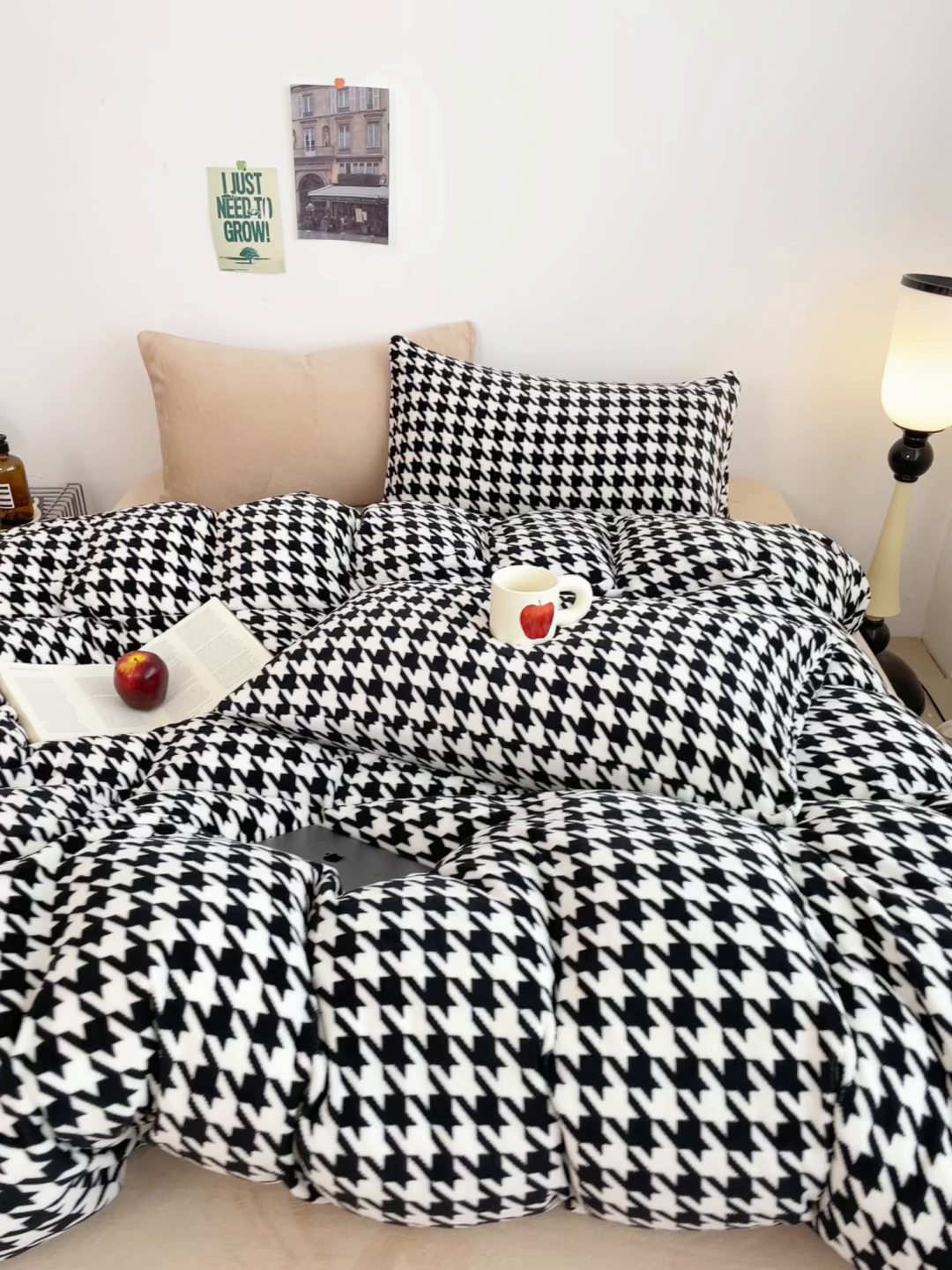 91家纺网 家纺一手货源 找家纺 三朵家纺 2025新款法莱绒混搭四件套 千鸟格-驼