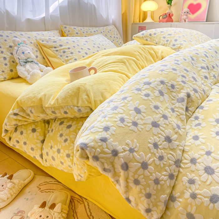 91家纺网 家纺一手货源 找家纺 如一 2025新款A类3D立体雕花牛奶绒四件套 花漾-黄