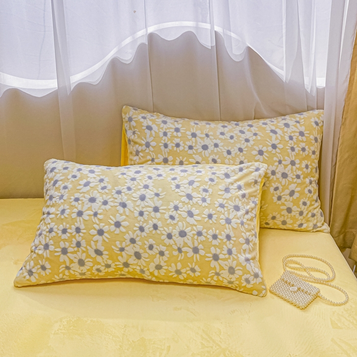 91家纺网 家纺一手货源 找家纺 如一 2025新款A类3D立体雕花牛奶绒四件套 花漾-黄