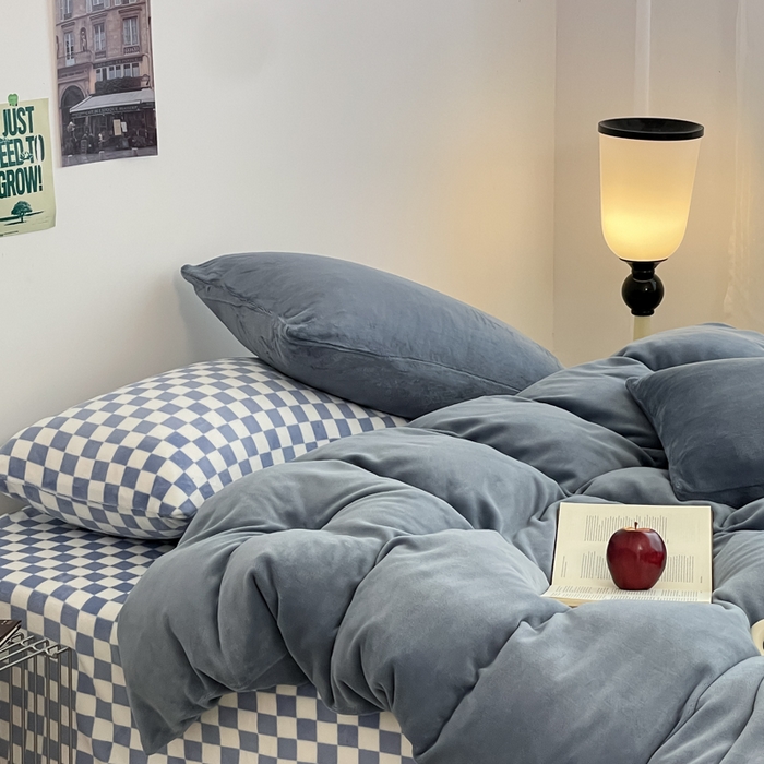 91家纺网 家纺一手货源 找家纺 三朵家纺 2025新款法莱绒混搭四件套 蔚蓝+蓝格