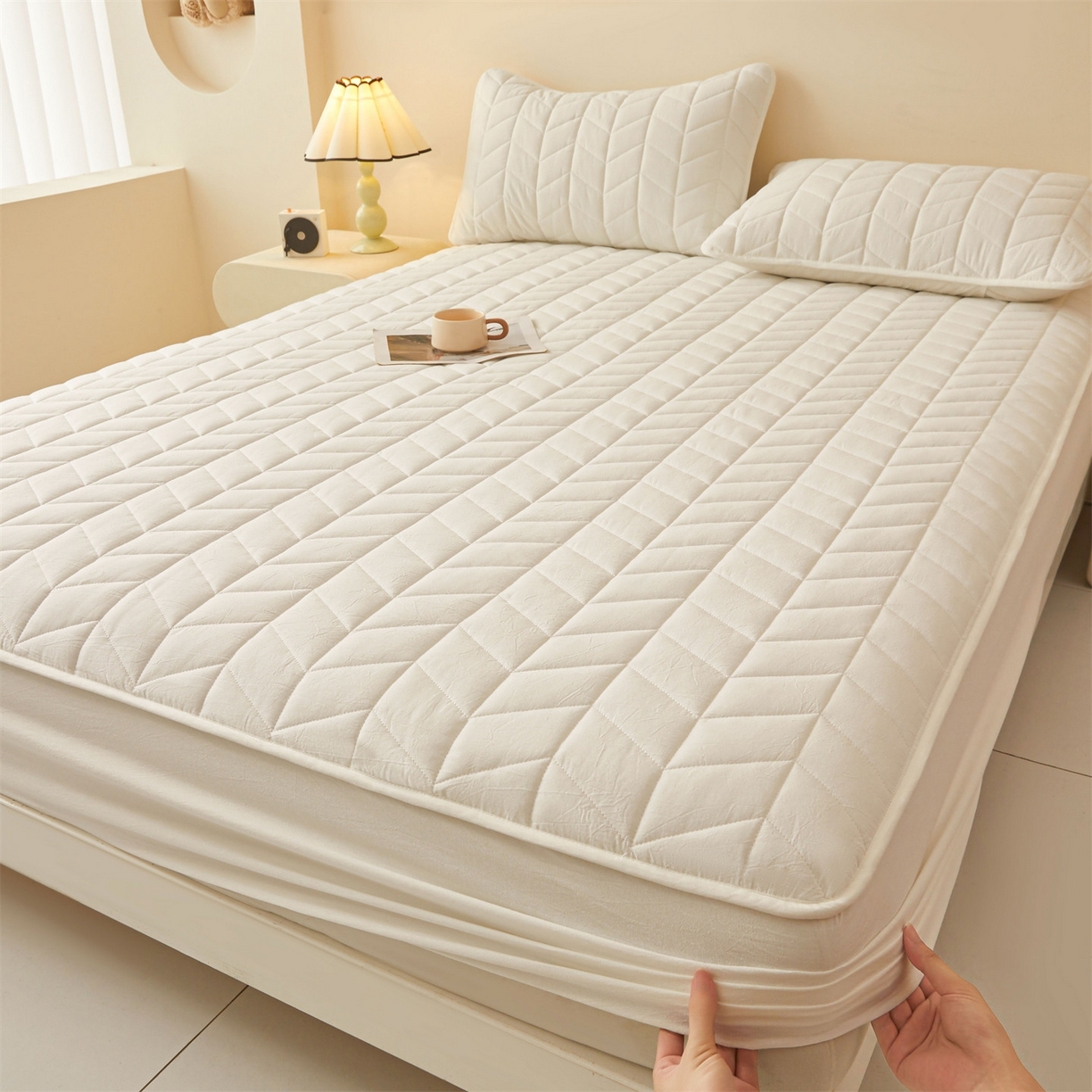 91家纺网 家纺一手货源 找家纺 （总）优眠坊 2025新品全棉色织水洗棉纯棉夹棉抗菌绗缝床笠-幻格系列