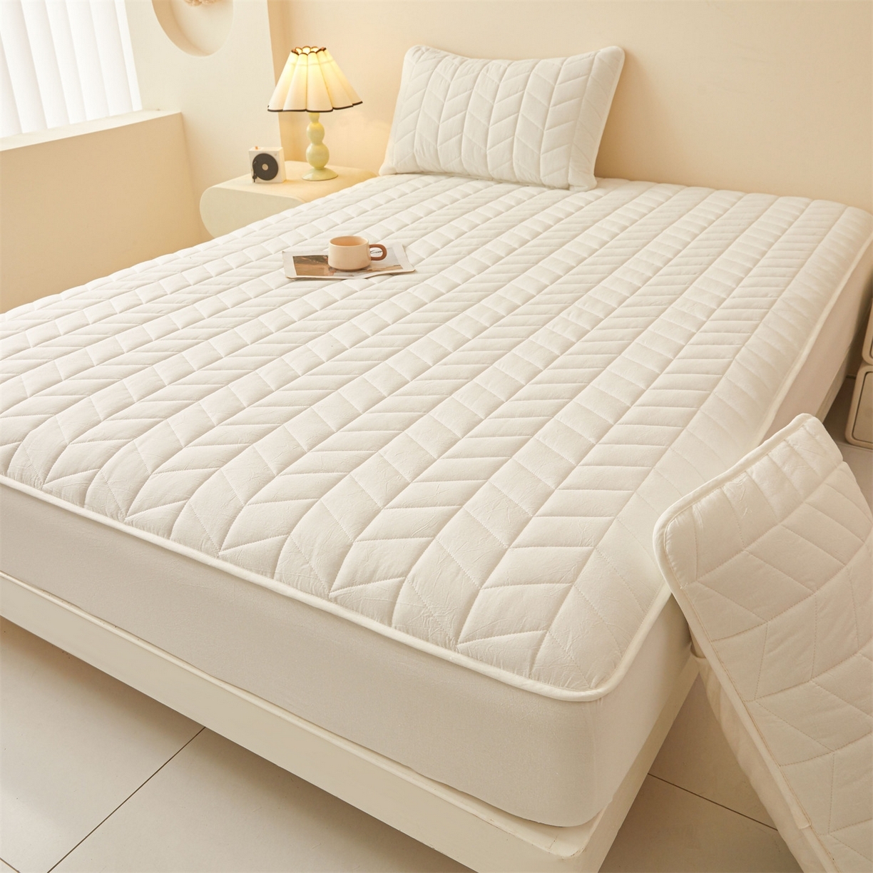 91家纺网 家纺一手货源 找家纺 （总）优眠坊 2025新品全棉色织水洗棉纯棉夹棉抗菌绗缝床笠-幻格系列