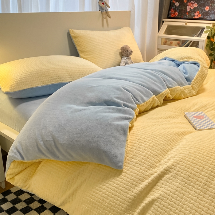 91家纺网 家纺一手货源 找家纺 如一 2025新款A类3D立体雕花牛奶绒四件套 华夫格黄