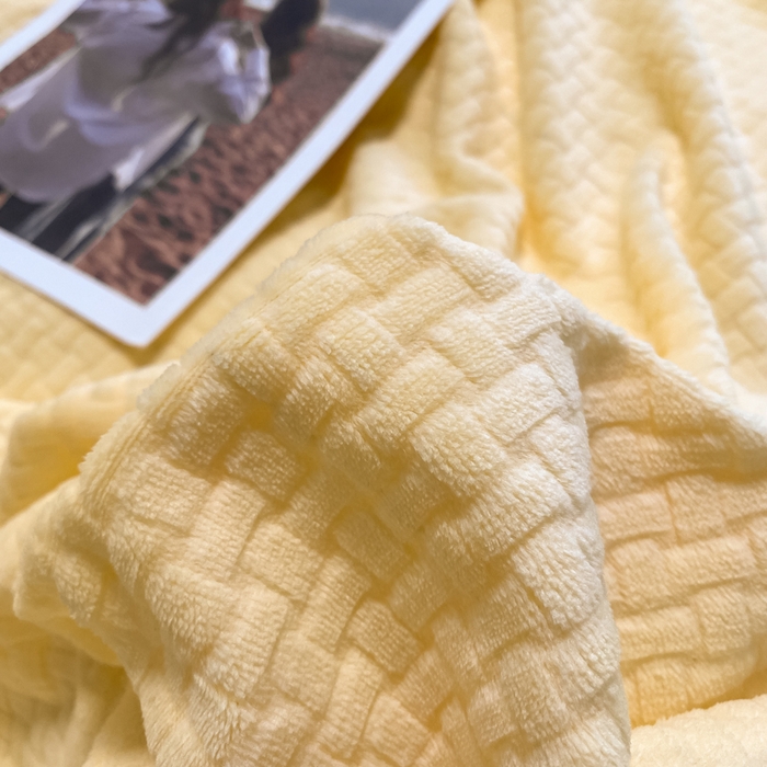 91家纺网 家纺一手货源 找家纺 如一 2025新款A类3D立体雕花牛奶绒四件套 华夫格黄