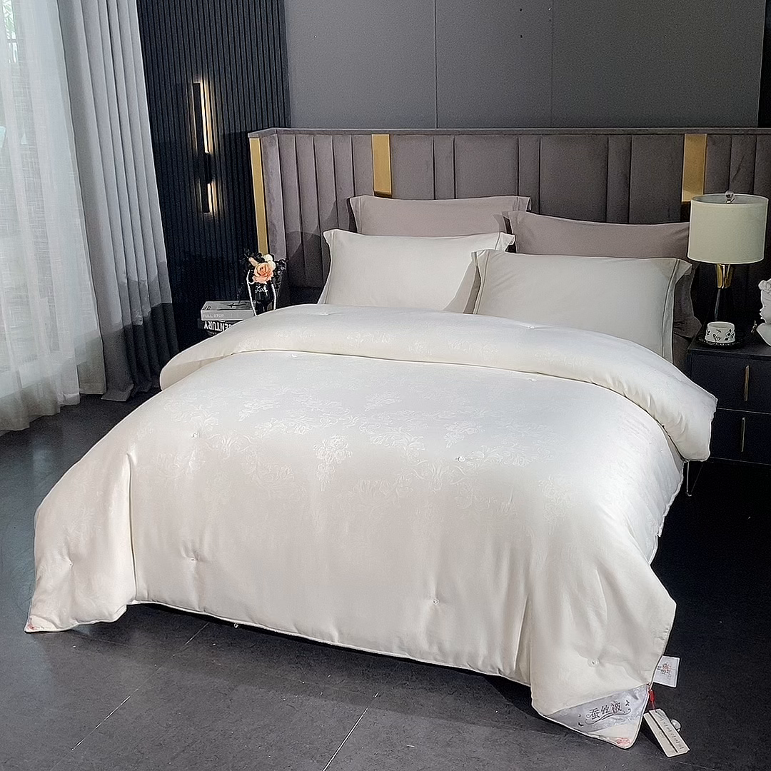 91家纺网 家纺一手货源 找家纺 （总）芭芭棉家纺 2025新款全棉提花云端之梦被子被芯