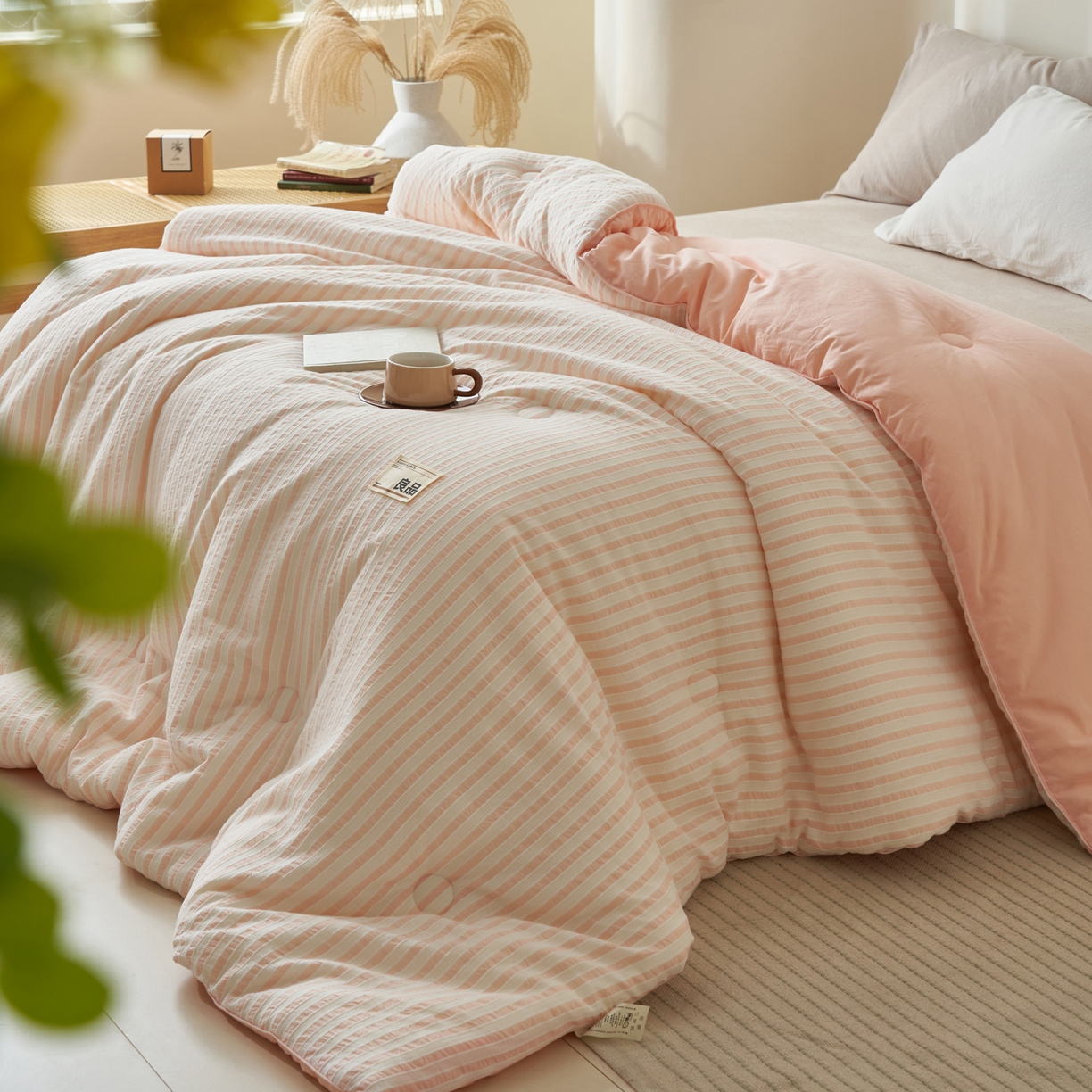 91家纺网 家纺一手货源 找家纺 （总）子由家居 2025新款水洗简约条纹大豆冬被被子被芯