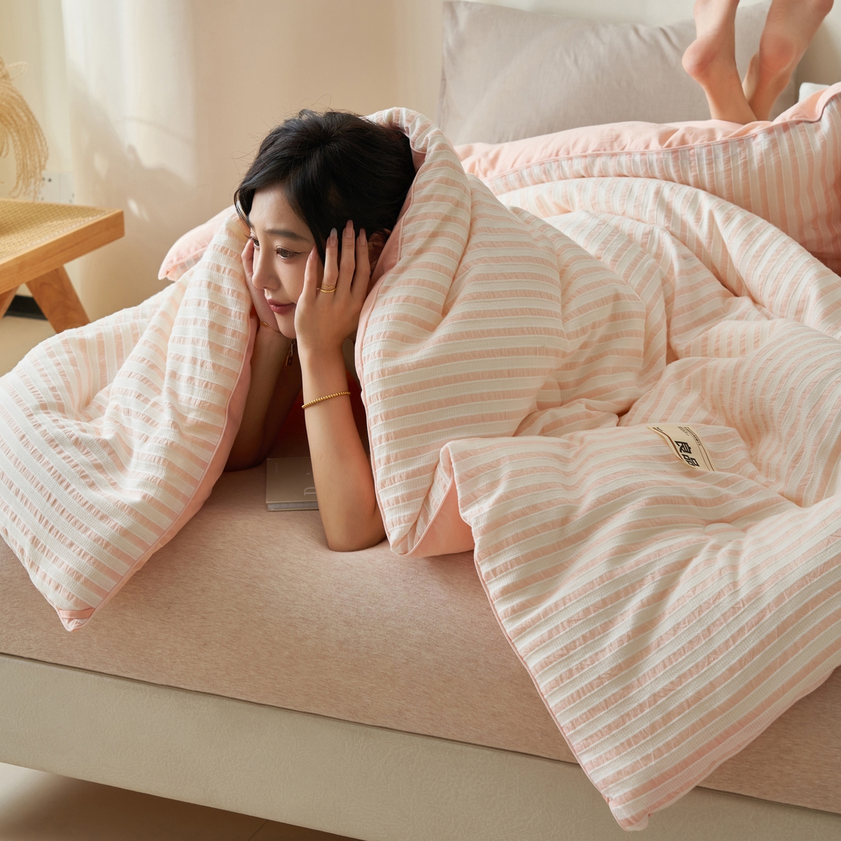 91家纺网 家纺一手货源 找家纺 （总）子由家居 2025新款水洗简约条纹大豆冬被被子被芯