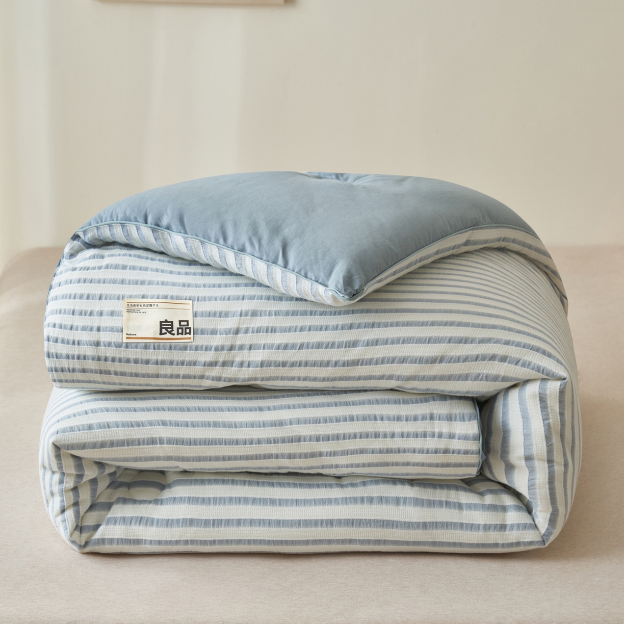 91家纺网 家纺一手货源 找家纺 （总）子由家居 2025新款水洗简约条纹大豆冬被被子被芯