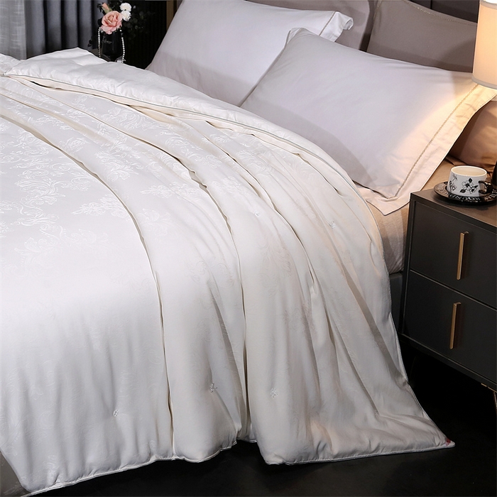 91家纺网 家纺一手货源 找家纺 芭芭棉家纺 2025新款全棉提花云端之梦被子被芯 云端之梦白色