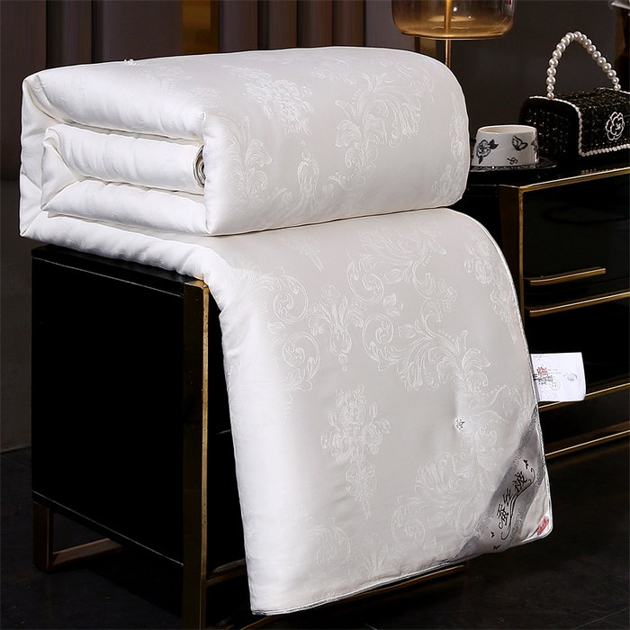 91家纺网 家纺一手货源 找家纺 芭芭棉家纺 2025新款全棉提花云端之梦被子被芯 云端之梦白色