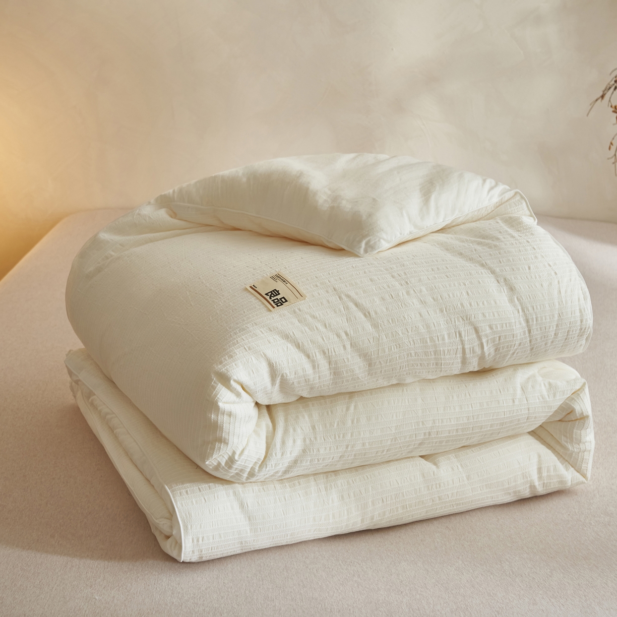 91家纺网 家纺一手货源 找家纺 子由家居 2025新款水洗简约条纹大豆冬被被子被芯 色织条纹-本白