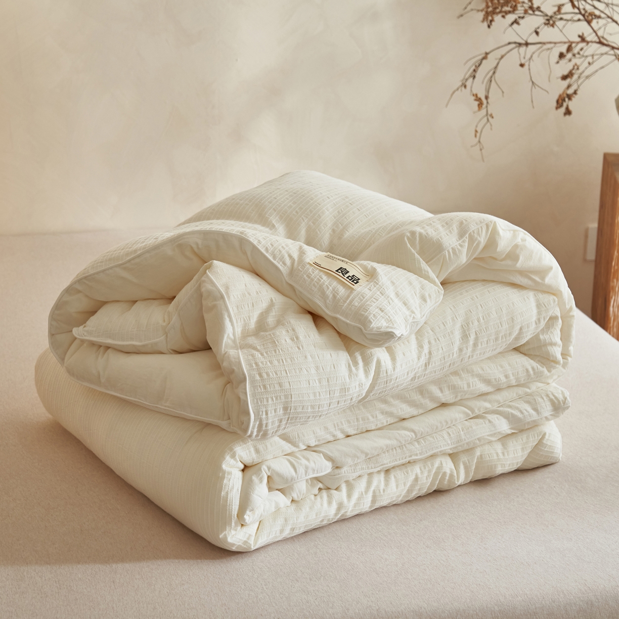 91家纺网 家纺一手货源 找家纺 子由家居 2025新款水洗简约条纹大豆冬被被子被芯 色织条纹-本白