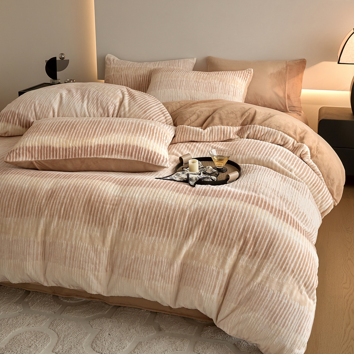 91家纺网 家纺一手货源 找家纺 （总）言一 2025新款A类全消光超柔260G保暖加厚立体雕花牛奶绒四件套