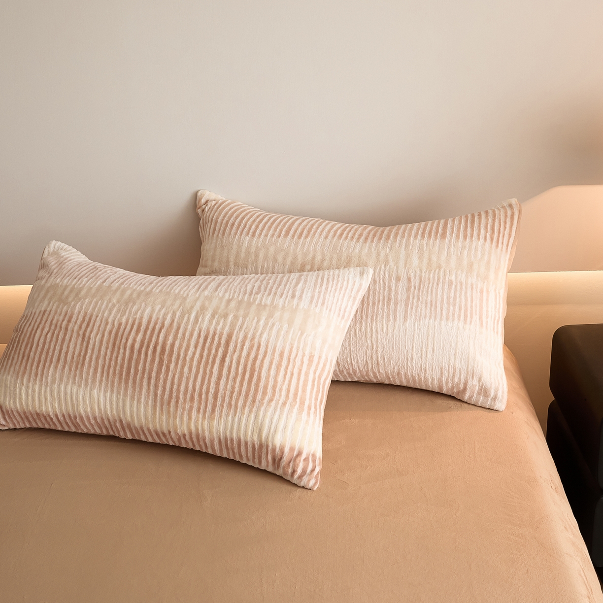 91家纺网 家纺一手货源 找家纺 （总）言一 2025新款A类全消光超柔260G保暖加厚立体雕花牛奶绒四件套