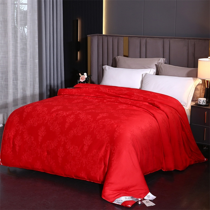 91家纺网 家纺一手货源 找家纺 芭芭棉家纺 2025新款全棉提花云端之梦被子被芯 云端之梦大红