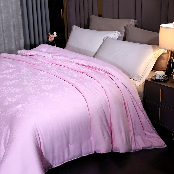 91家纺网 家纺一手货源 找家纺 芭芭棉家纺 2025新款全棉提花云端之梦被子被芯 云端之梦粉色