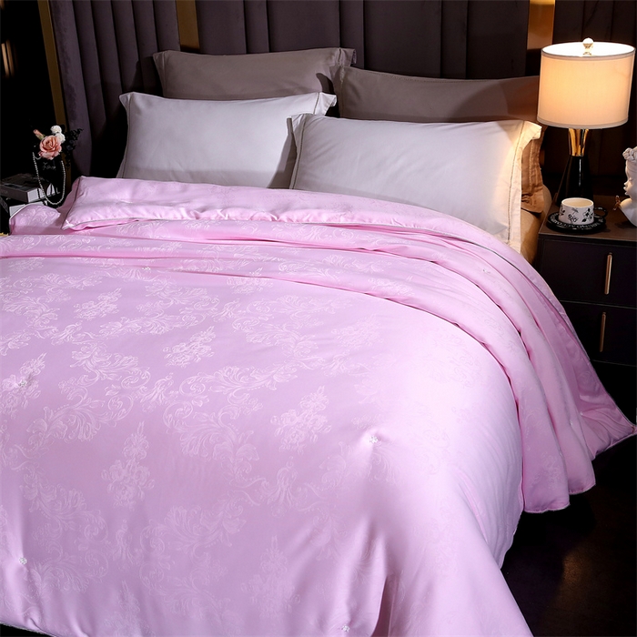 91家纺网 家纺一手货源 找家纺 芭芭棉家纺 2025新款全棉提花云端之梦被子被芯 云端之梦粉色