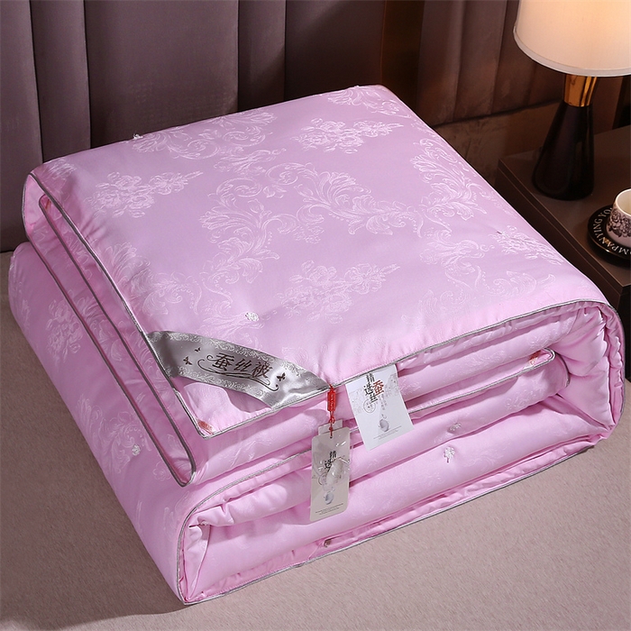 91家纺网 家纺一手货源 找家纺 芭芭棉家纺 2025新款全棉提花云端之梦被子被芯 云端之梦粉色