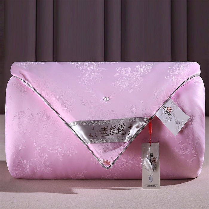 91家纺网 家纺一手货源 找家纺 芭芭棉家纺 2025新款全棉提花云端之梦被子被芯 云端之梦粉色