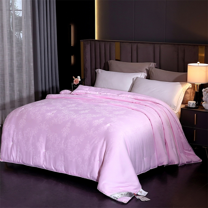 91家纺网 家纺一手货源 找家纺 芭芭棉家纺 2025新款全棉提花云端之梦被子被芯 云端之梦粉色