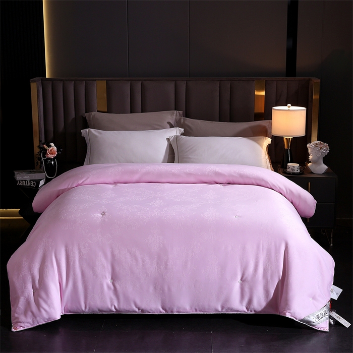 91家纺网 家纺一手货源 找家纺 芭芭棉家纺 2025新款全棉提花云端之梦被子被芯 云端之梦粉色