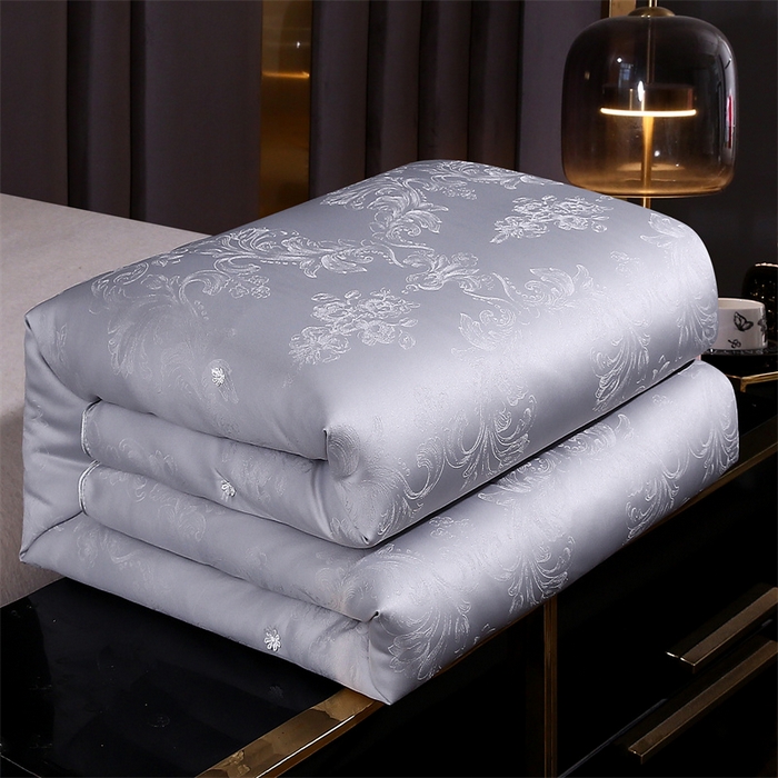 91家纺网 家纺一手货源 找家纺 芭芭棉家纺 2025新款全棉提花云端之梦被子被芯 云端之梦高级灰