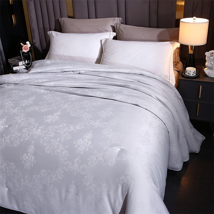 91家纺网 家纺一手货源 找家纺 芭芭棉家纺 2025新款全棉提花云端之梦被子被芯 云端之梦高级灰