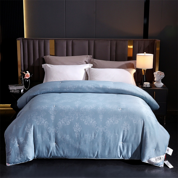 91家纺网 家纺一手货源 找家纺 芭芭棉家纺 2025新款全棉提花云端之梦被子被芯 云端之梦蓝色