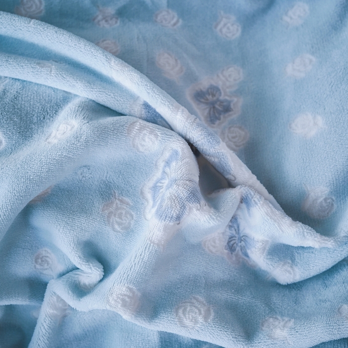 91家纺网 家纺一手货源 找家纺 尚品凤凰 2025新款雕花绒牛奶绒四件套 花间蝶舞-蓝