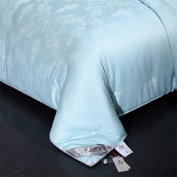 91家纺网 家纺一手货源 找家纺 芭芭棉家纺 2025新款全棉提花云端之梦被子被芯 云端之梦绿色