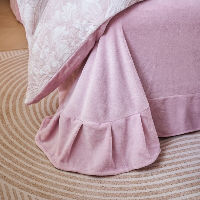 91家纺网 家纺一手货源 找家纺 尚品凤凰 2025新款雕花绒牛奶绒四件套 花香四溢-粉紫