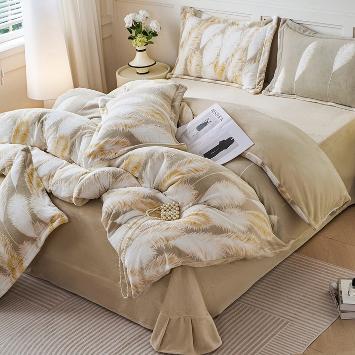 91家纺网 家纺一手货源 找家纺 尚品凤凰 2025新款雕花绒牛奶绒四件套 芦苇花-卡其