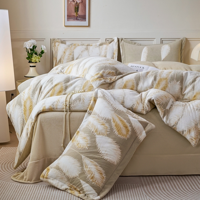 91家纺网 家纺一手货源 找家纺 尚品凤凰 2025新款雕花绒牛奶绒四件套 芦苇花-卡其