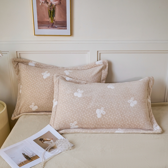 91家纺网 家纺一手货源 找家纺 尚品凤凰 2025新款雕花绒牛奶绒四件套 小樱桃-卡其