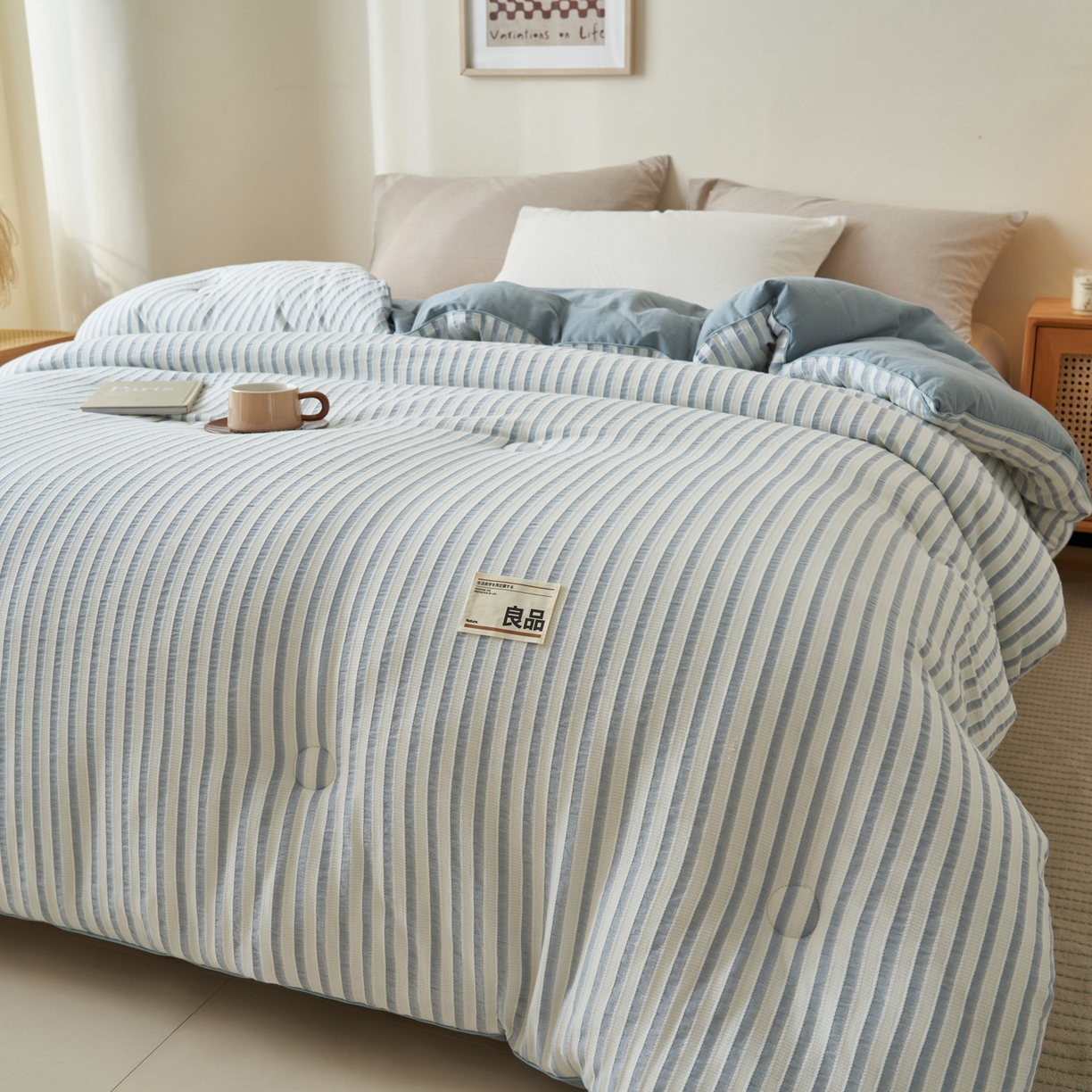 91家纺网 家纺一手货源 找家纺 子由家居 2025新款水洗简约条纹大豆冬被被子被芯 色织条纹-浅蓝