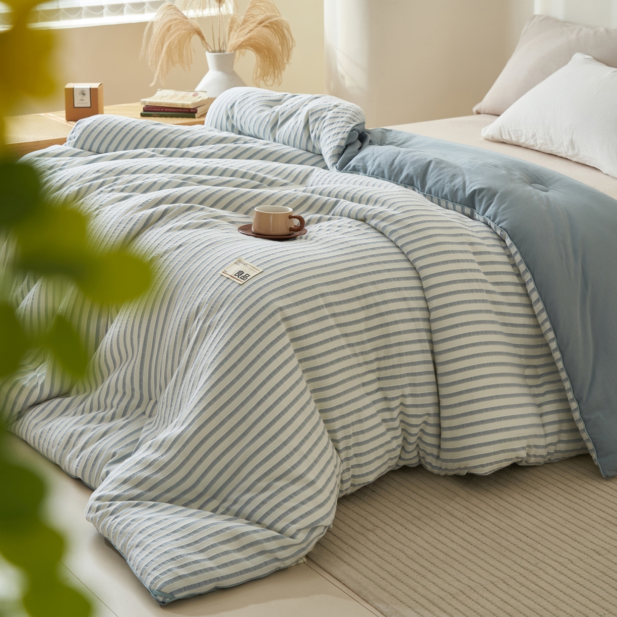 91家纺网 家纺一手货源 找家纺 子由家居 2025新款水洗简约条纹大豆冬被被子被芯 色织条纹-浅蓝