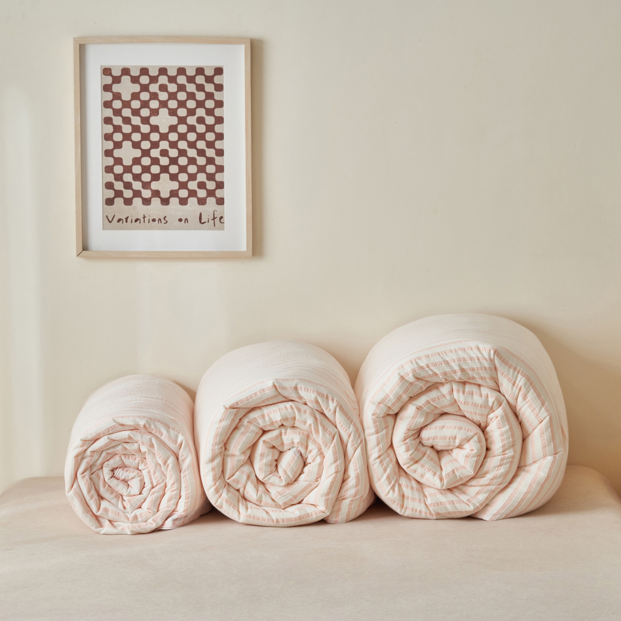 91家纺网 家纺一手货源 找家纺 （总）子由家居 2025新款水洗简约条纹大豆子母被被子被芯