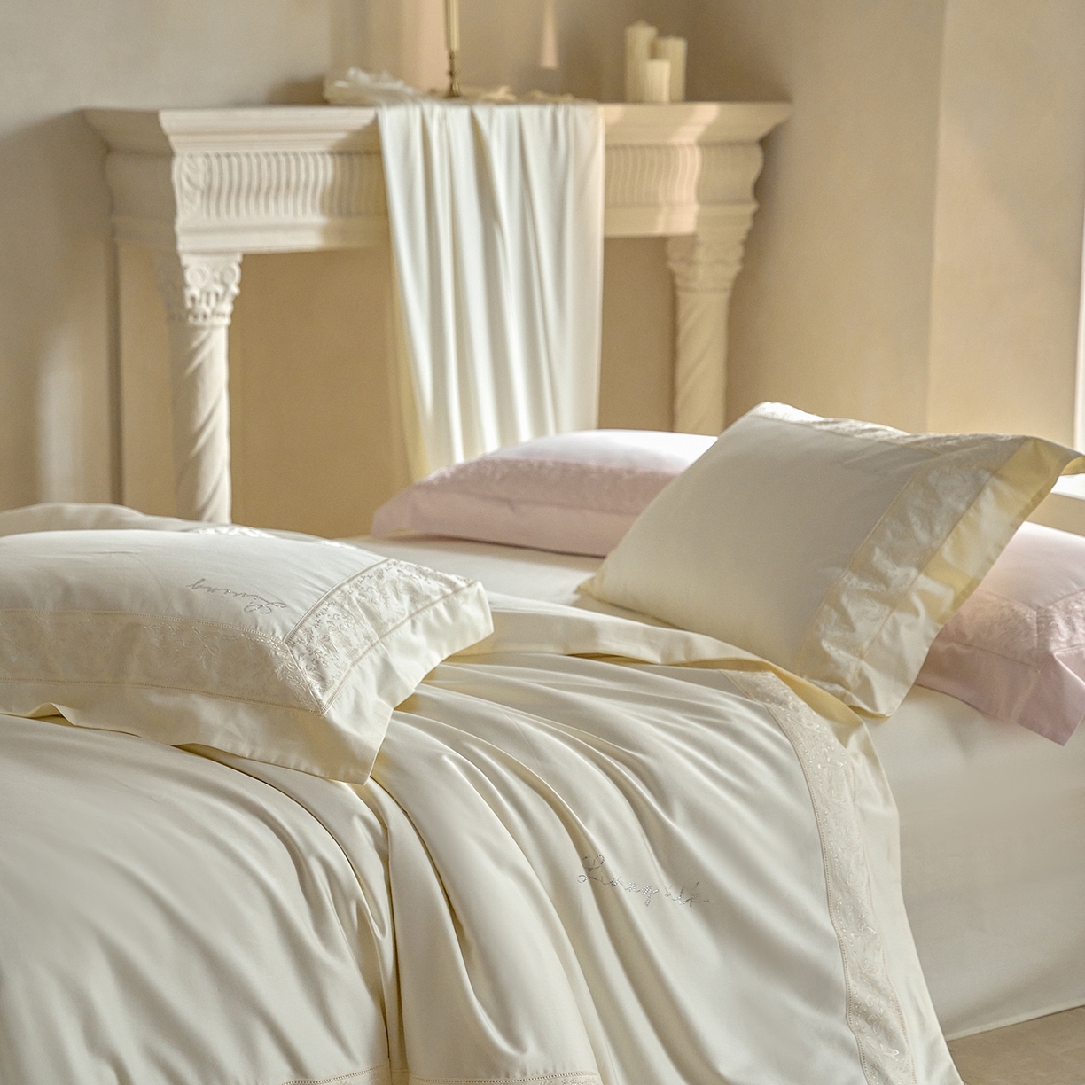 91家纺网 家纺一手货源 找家纺 佳汐蓝家纺 2025新款100%全棉百支新疆长绒棉贡缎四件套-露西亚 露西亚 白