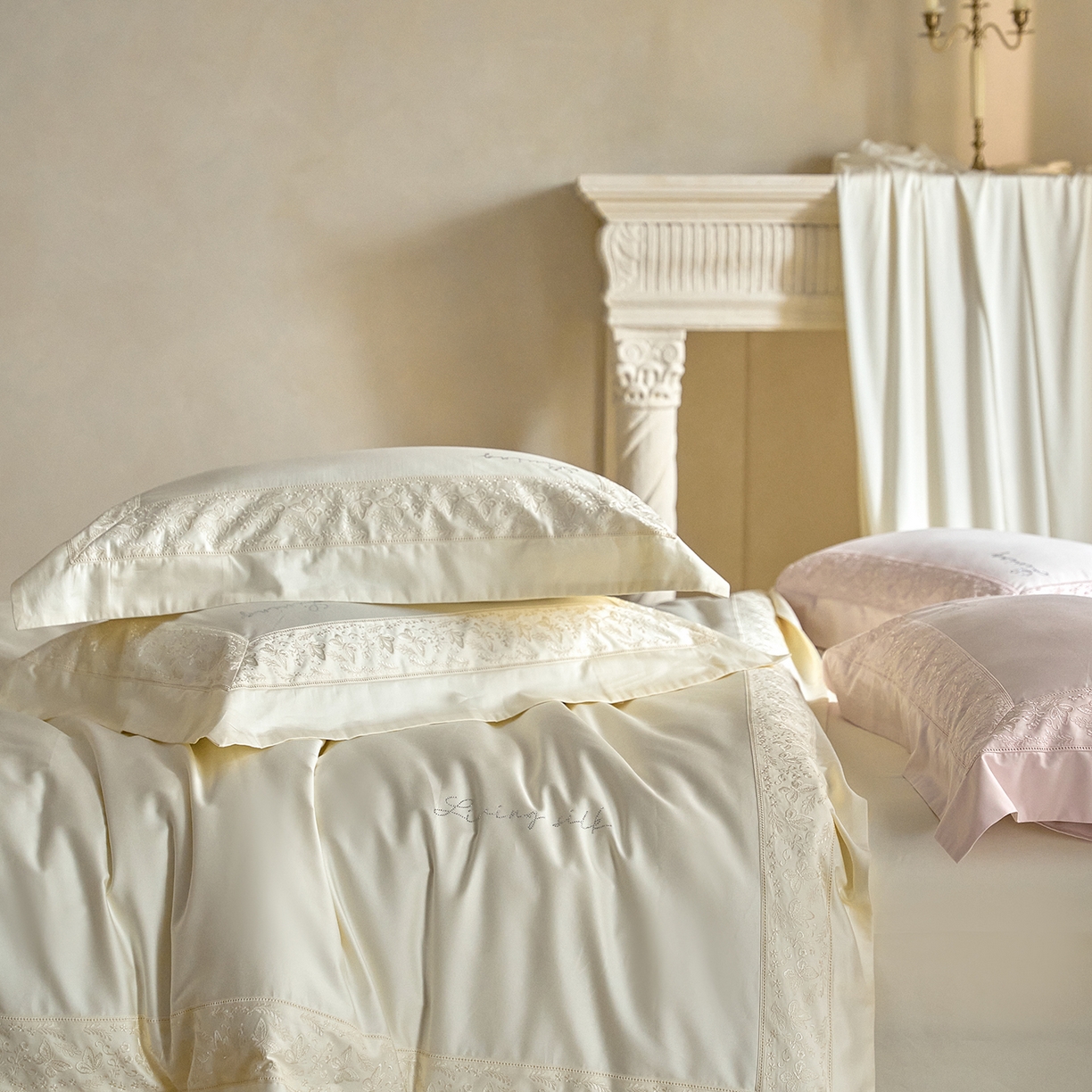 91家纺网 家纺一手货源 找家纺 佳汐蓝家纺 2025新款100%全棉百支新疆长绒棉贡缎四件套-露西亚 露西亚 白