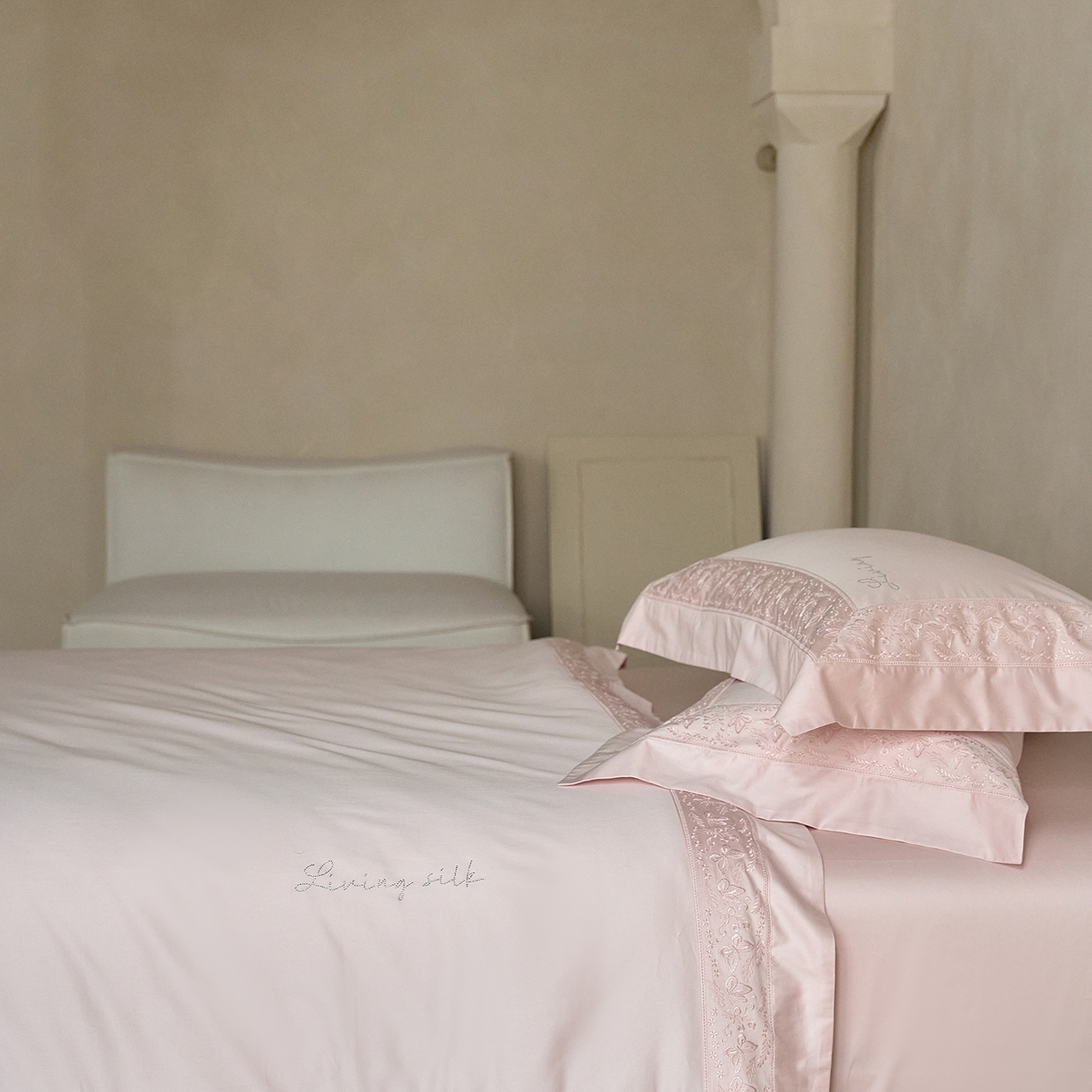 91家纺网 家纺一手货源 找家纺 佳汐蓝家纺 2025新款100%全棉百支新疆长绒棉贡缎四件套-露西亚 露西亚 粉