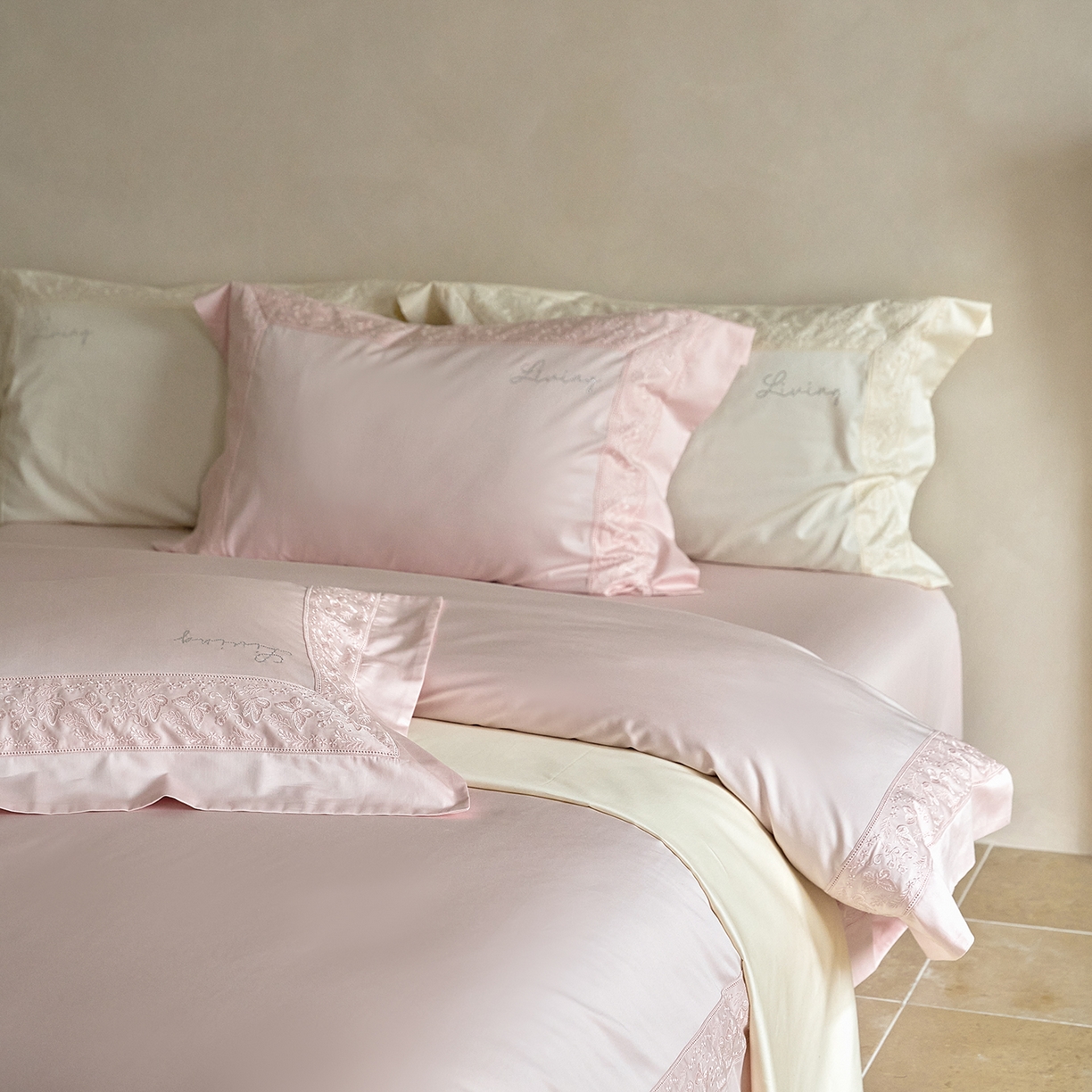 91家纺网 家纺一手货源 找家纺 佳汐蓝家纺 2025新款100%全棉百支新疆长绒棉贡缎四件套-露西亚 露西亚 粉