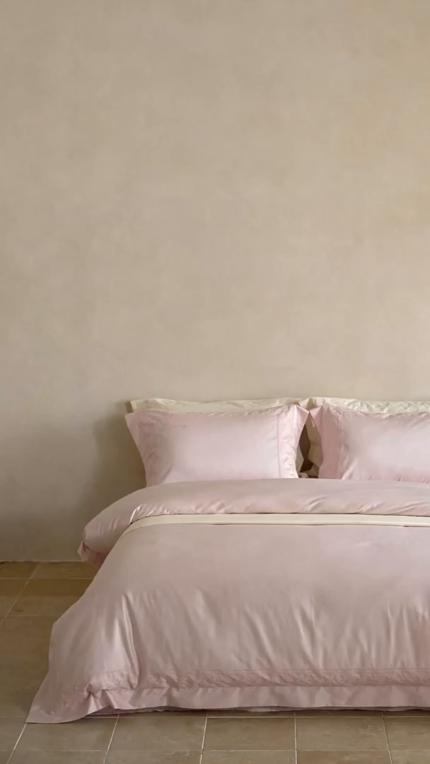 91家纺网 家纺一手货源 找家纺 佳汐蓝家纺 2025新款100%全棉百支新疆长绒棉贡缎四件套-露西亚 露西亚 粉