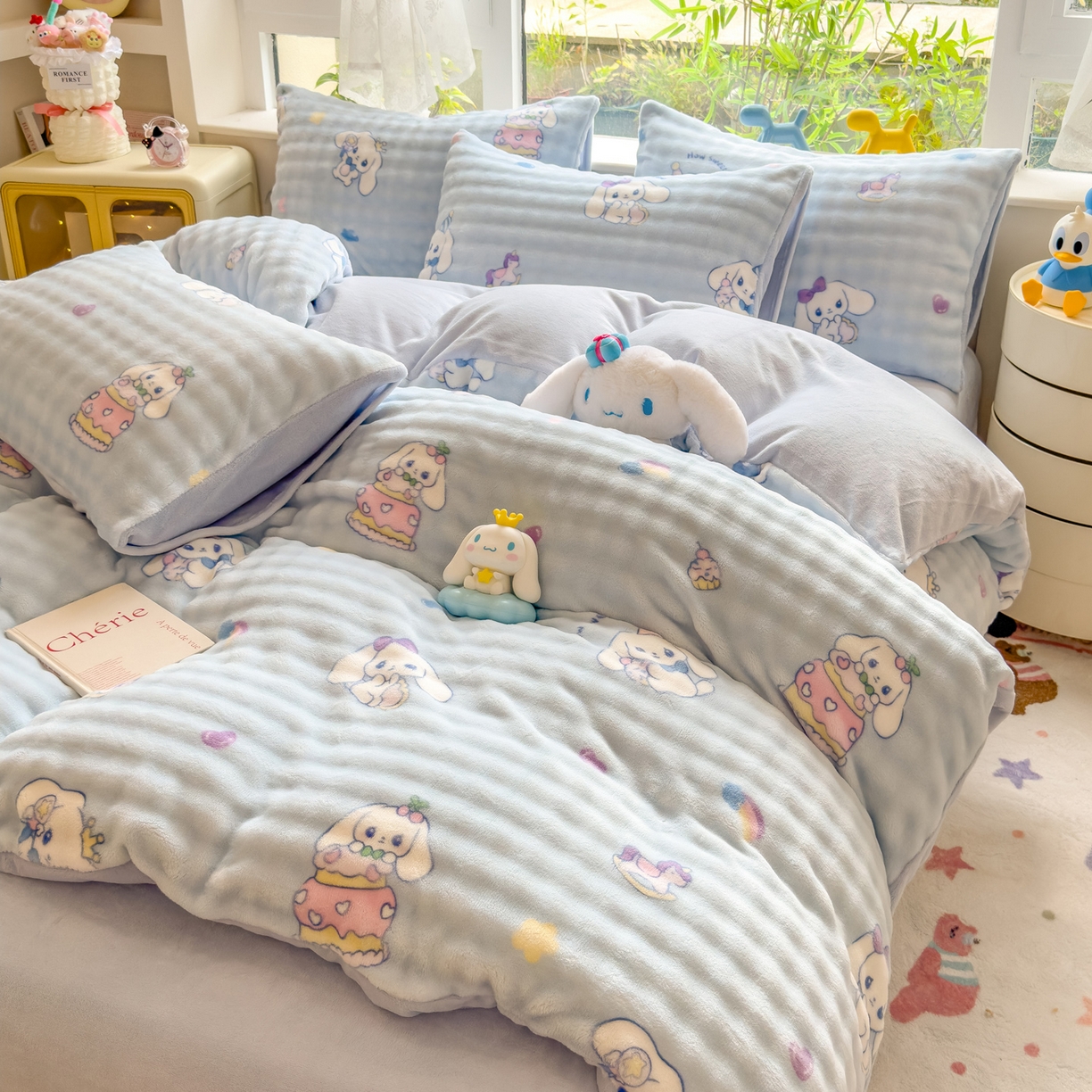 91家纺网 家纺一手货源 找家纺 摩妮卡 2025新款小清新加厚260克牛奶绒泡泡绒四件套 奶蓝玉桂狗