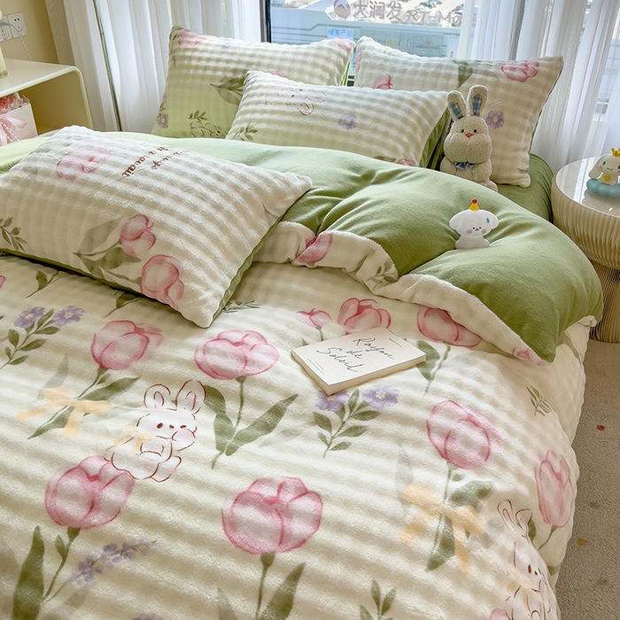 91家纺网 家纺一手货源 找家纺 摩妮卡 2025新款小清新加厚260克牛奶绒泡泡绒四件套 小兔甜甜酱