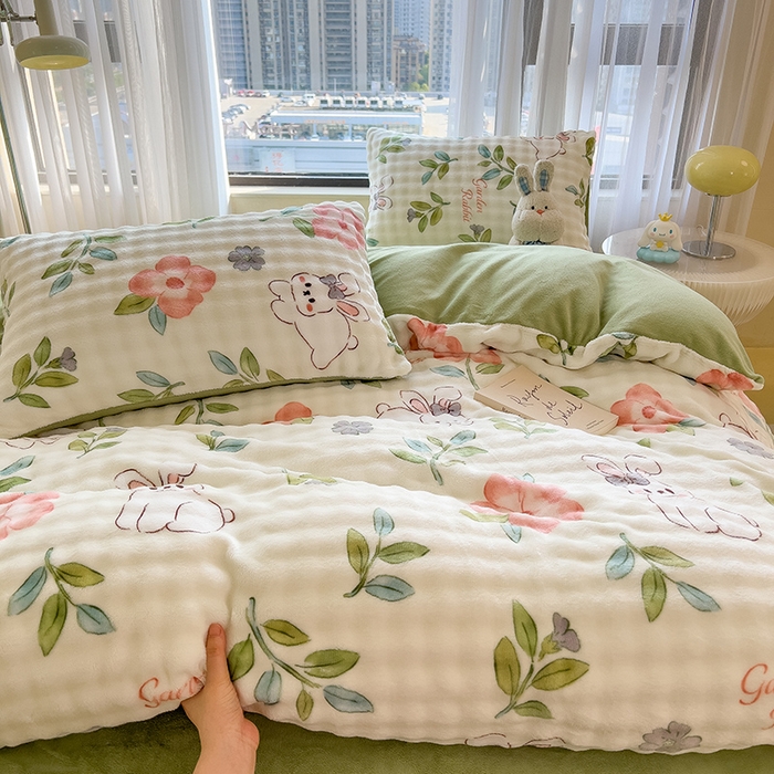 91家纺网 家纺一手货源 找家纺 摩妮卡 2025新款小清新加厚260克牛奶绒泡泡绒四件套 暮雅