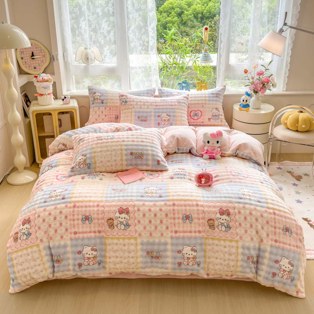 91家纺网 家纺一手货源 找家纺 摩妮卡 2025新款小清新加厚260克牛奶绒泡泡绒四件套 凯蒂小熊