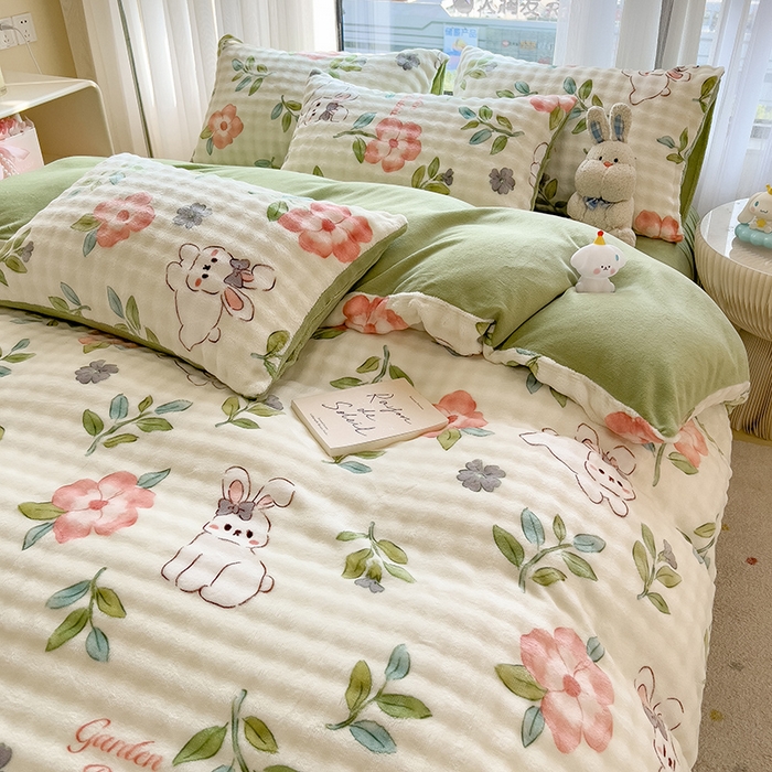 91家纺网 家纺一手货源 找家纺 摩妮卡 2025新款小清新加厚260克牛奶绒泡泡绒四件套 暮雅