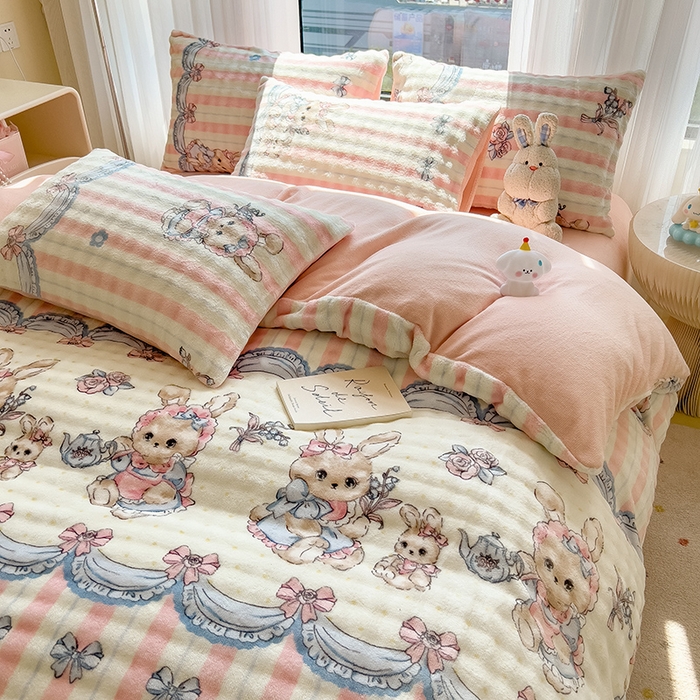 91家纺网 家纺一手货源 找家纺 摩妮卡 2025新款小清新加厚260克牛奶绒泡泡绒四件套 洛丽兔