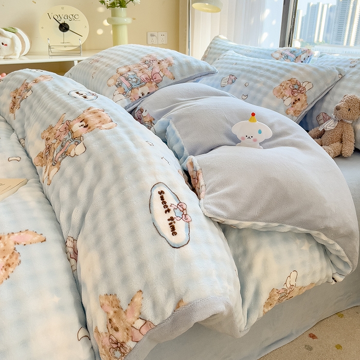 91家纺网 家纺一手货源 找家纺 摩妮卡 2025新款小清新加厚260克牛奶绒泡泡绒四件套 软萌萌小兔